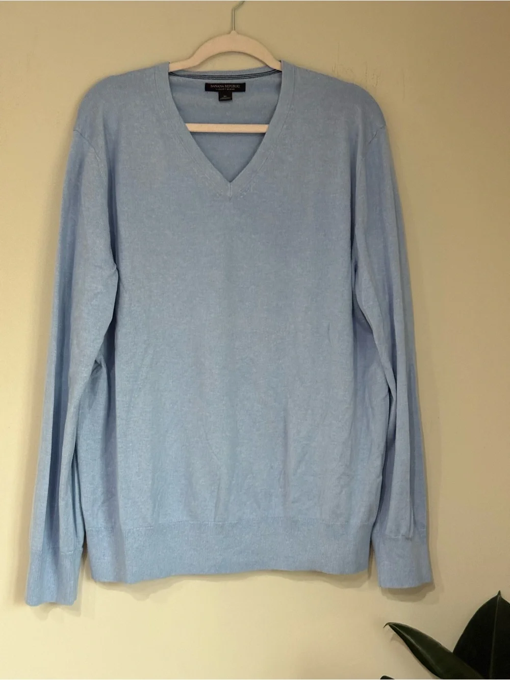 Banana Republic Luxury Blend Light Blue Silk Cashmere V-Neck Sweater